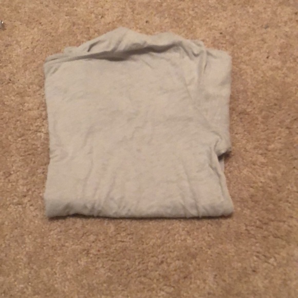 Grey long sleeved Tee. - Picture 3 of 3